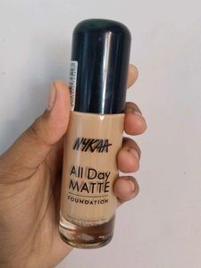 NYKAA All Day Matte Foundation