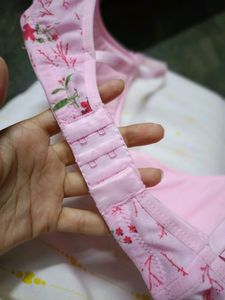 Brand New 💗Pink Bra[32 -34]..👙💗