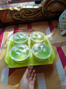 Set Of 4 Bowls With Lid And Tray