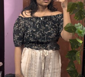 black floral elastic crop top