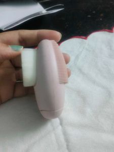 Facial Cleaning Brush