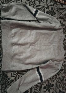 Grey Sweatshirt with &#39;98&#39;