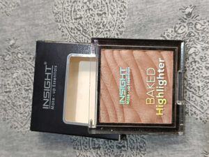 Insight Cosmetics ( illuminator + Highlighter )