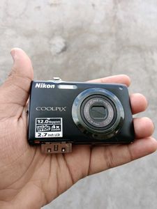 Nikon Coolpix S3000 (Black) –working