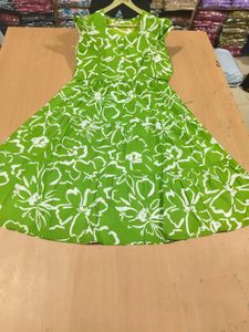 Title:🌿 Elegant Lime Green Floral Cotton Dress 🌸