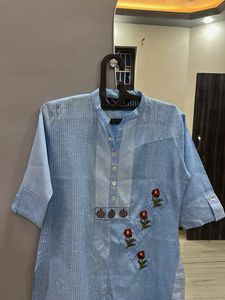 Floral Embroidered Kurta