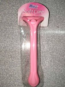 1Max Soft Care Razor And 2 Disposable