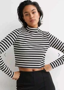 H&amp;M Black Cropped Turtle Neck Top