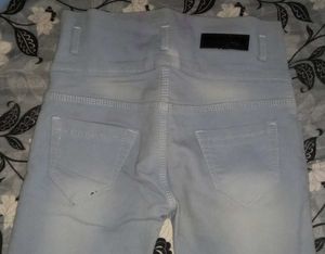 Women&#39;s Light Blue High-Waist Skinny Fit Jeans