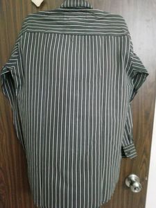BLACK AND WHITE LINING SHIRT