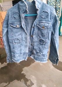 BLUE DENIM JACKET
