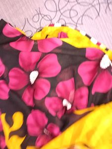 Combo Of 8 Premium Sarees With Blouse