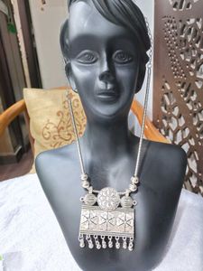 Silver-toned Necklace