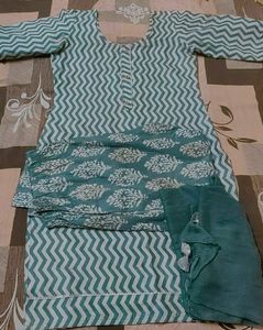 Chic Zigzag Kurta Set with Dupatta – Stylish