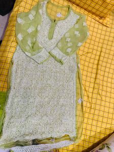 Lucknowi Chikankari Kurti