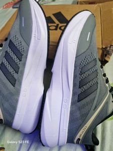 Adidas Sneakers