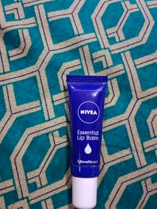 Nivea Essential Lip Balm