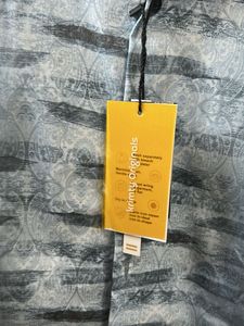 Men Brand New Shirt (XL)