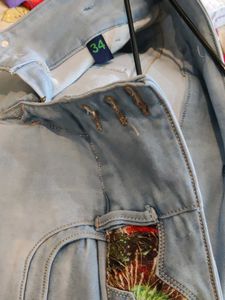 Stylish Light Wash Jeans