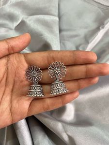Jhumkas