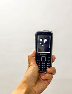 Selling samsung Phone