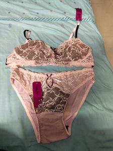 Lace Bra & Panty Set