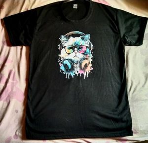 Black Tshirt With Cat Print