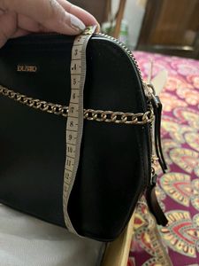 Dusto Sling Bag