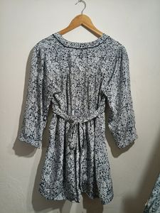 Women Printed Top With Pockets