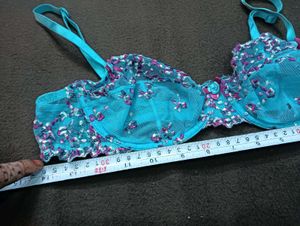 Floral Embroidered🖤 Bra