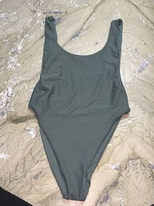 Stylish One-Piece Bodysuit Body Hugging