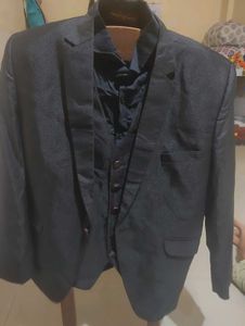 3 piece court with shirt