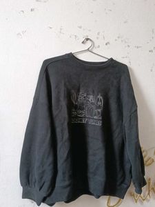 Looney Tunes Graphic Sweatshirt