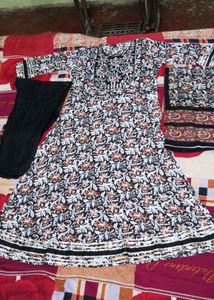 New/Unused A Line Kurti With Dupatta Pant