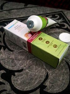 Mamaearth Onion Shampoo