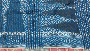 Blue &amp; White Patterned Sari
