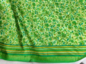 Green Floral Silk Blend Saree With Lining Blouse