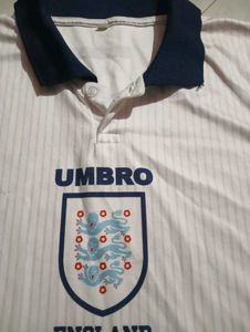 Retro England Jersey- Beckham#7. (Negotiable )