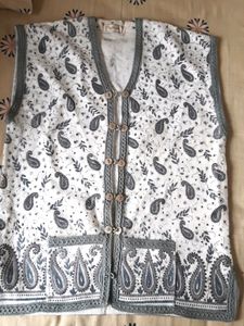 White And Grey Sleeveless Winter Wear