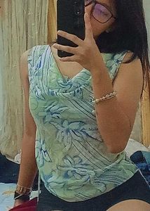 Floral Print Sleeveless Top