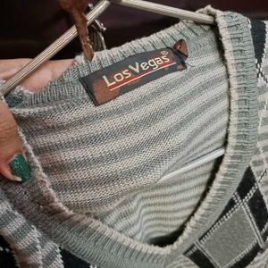 Unisex Trending Sweater - Size XL