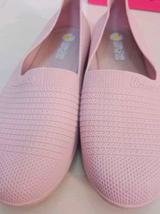 pink shoes