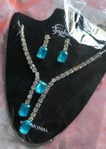 Fashion Necklace With Earrings Set