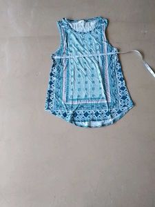 Sleevless Printed Top