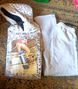 very warm and stylish tracksuit for boys