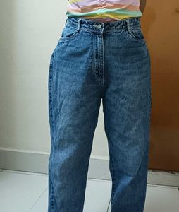 Mom Fit Blue Jeans