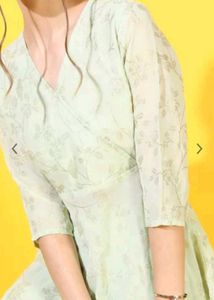 Vishudh Women Green Ethnic  Kurti with Dhoti Pant