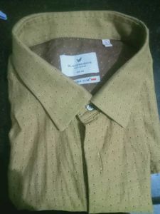 Blackberrys Dotted Shirt