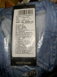 New unused Women solid denim jacket