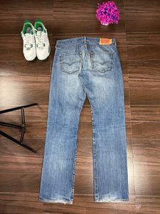 Authentic Levi&#39;s 501 Jeans